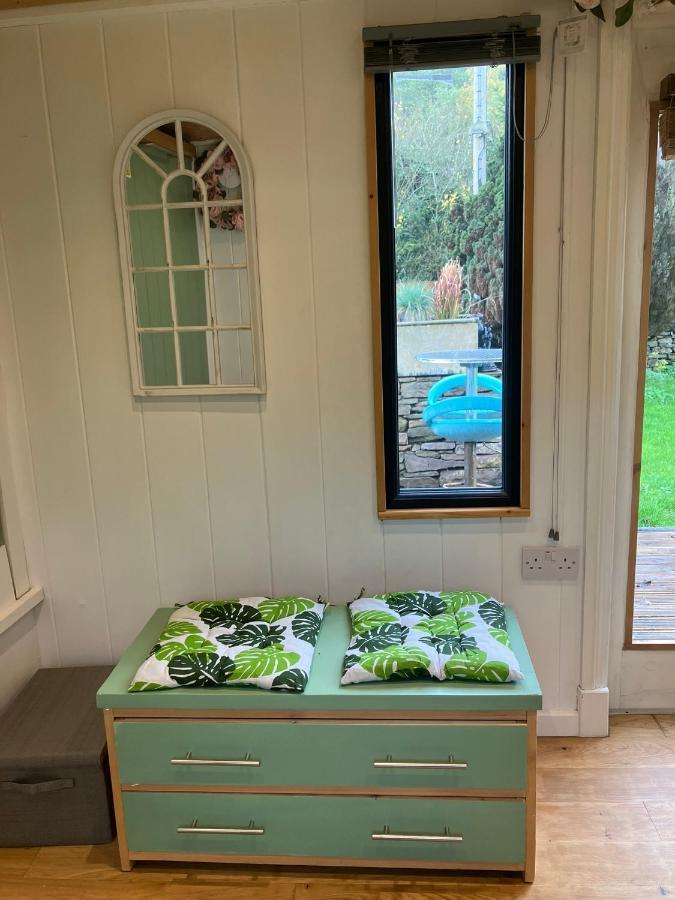 1 Bed Converted Railway Wagon Near 克里克豪厄尔 外观 照片